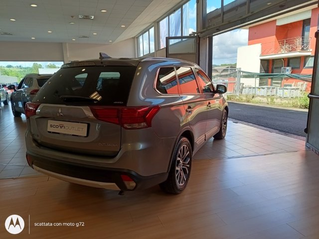 MITSUBISHI Outlander 2.2 DI-D Instyle AWD Auto
