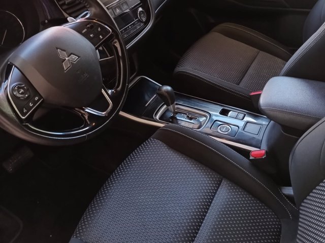 MITSUBISHI Outlander 2.2 DI-D Instyle AWD Auto