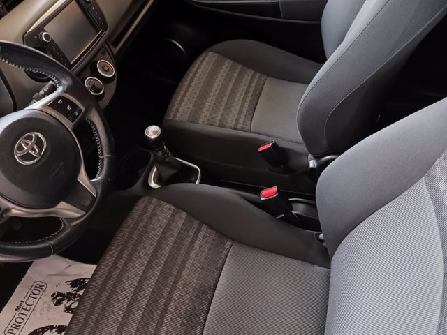 TOYOTA Yaris 1.4 D-4D 5 porte Active