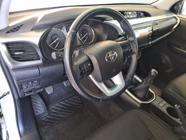 TOYOTA Hilux 2.4 d-4d extra cab lounge 4wd
