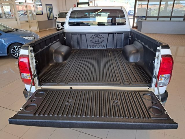 TOYOTA Hilux 2.4 d-4d extra cab lounge 4wd