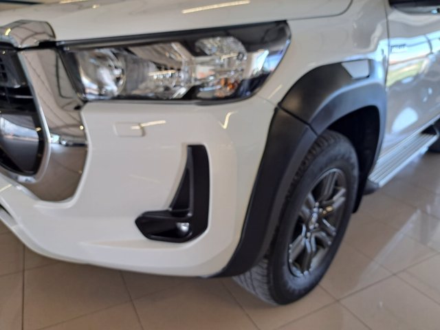 TOYOTA Hilux 2.4 d-4d extra cab lounge 4wd