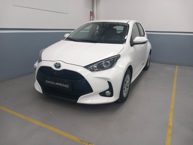 TOYOTA Yaris 1.5h active