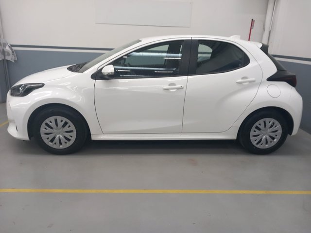 TOYOTA Yaris 1.5h active