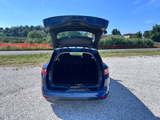 RENAULT Megane sporter 1.5 blue dci business 115cv edc my19