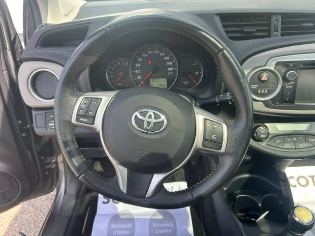 TOYOTA Yaris 5p 1.3 active