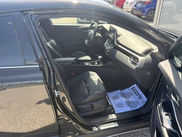 TOYOTA C-HR 1.8 Hybrid E-CVT Black Edition