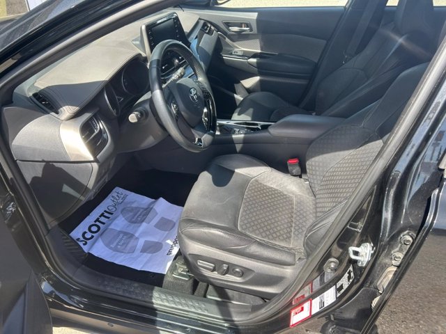TOYOTA C-HR 1.8 Hybrid E-CVT Black Edition
