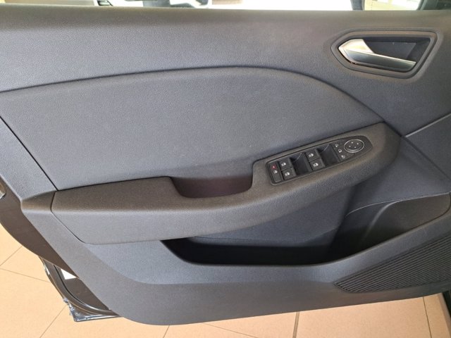 RENAULT Clio 1.6 e-tech hybrid business 140cv auto