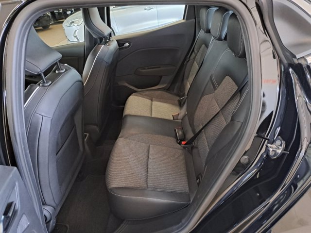 RENAULT Clio 1.6 e-tech hybrid business 140cv auto