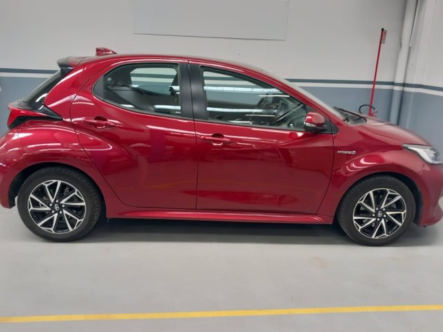 TOYOTA Yaris 1.5h trend
