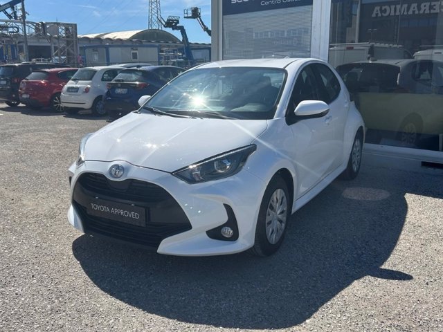 TOYOTA Yaris 1.0 active