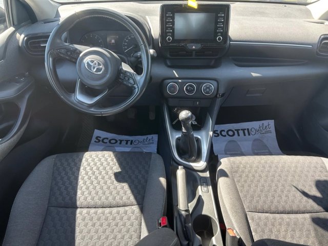 TOYOTA Yaris 1.0 active