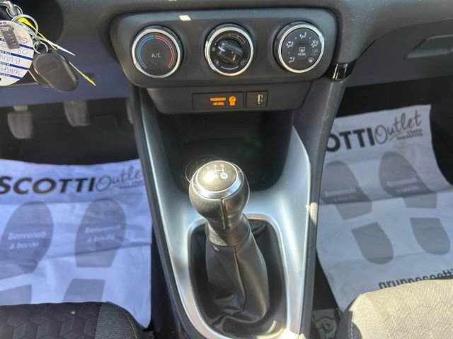 TOYOTA Yaris 1.0 active