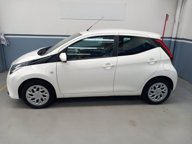 TOYOTA Aygo Connect 1.0 VVT-i 72 CV 5 porte x-play