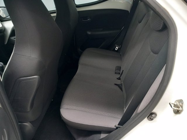 TOYOTA Aygo Connect 1.0 VVT-i 72 CV 5 porte x-play