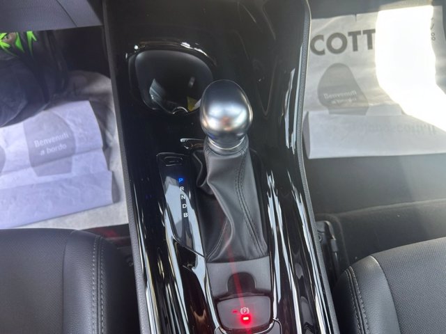 TOYOTA C-hr 1.8h trend e-cvt