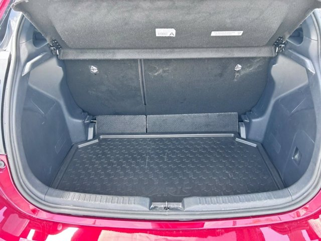 TOYOTA Yaris 1.5h style