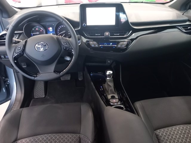 TOYOTA C-hr 2.0h trend e-cvt
