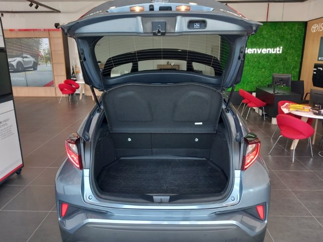 TOYOTA C-hr 2.0h trend e-cvt
