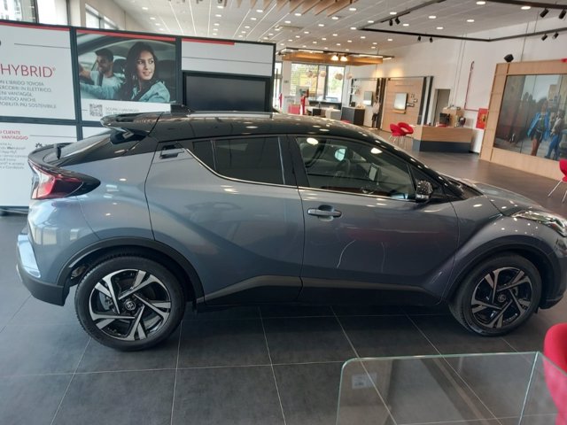 TOYOTA C-hr 2.0h trend e-cvt