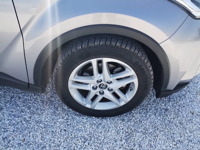 TOYOTA C-hr 1.8h business e-cvt