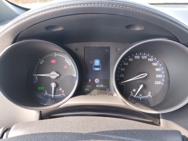 TOYOTA C-hr 1.8h business e-cvt