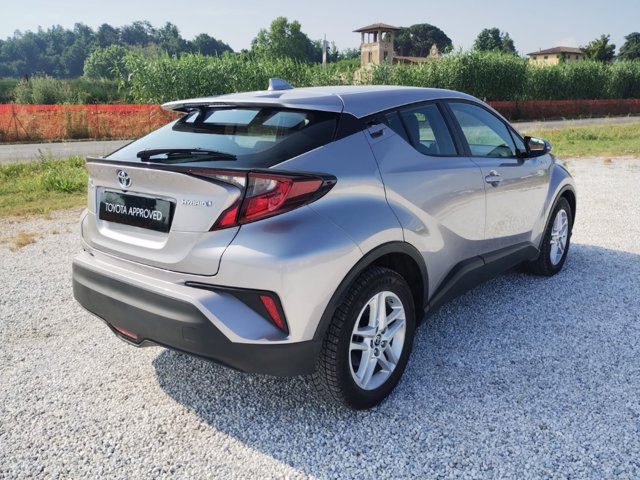 TOYOTA C-hr 1.8h business e-cvt
