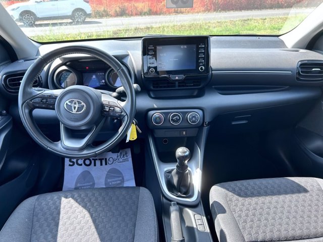 TOYOTA Yaris 1.0 trend