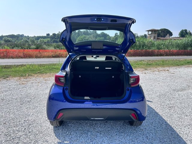 TOYOTA Yaris 1.0 trend