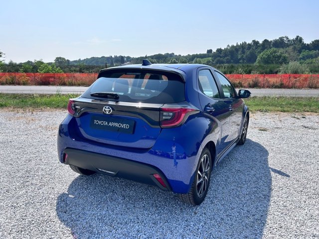 TOYOTA Yaris 1.0 trend