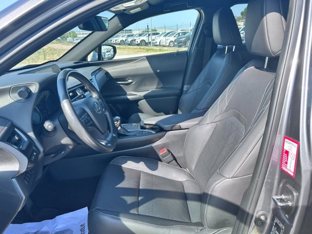 LEXUS UX Hybrid Luxury