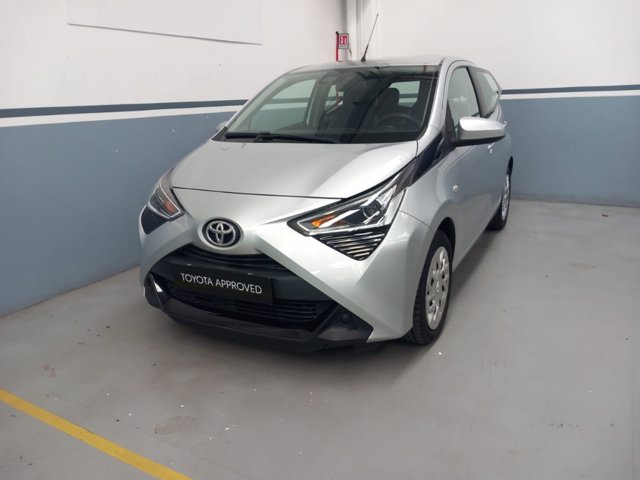 TOYOTA Aygo 5p 1.0 x-play m-mt 72cv