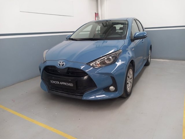 TOYOTA Yaris 1.5h active