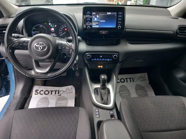 TOYOTA Yaris 1.5h active
