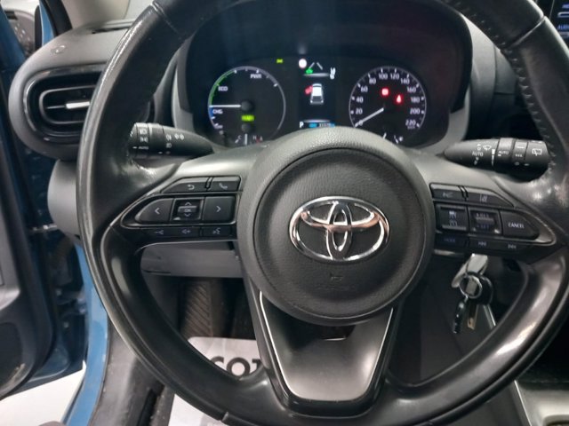 TOYOTA Yaris 1.5h active