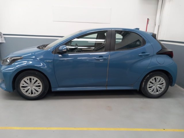 TOYOTA Yaris 1.5h active