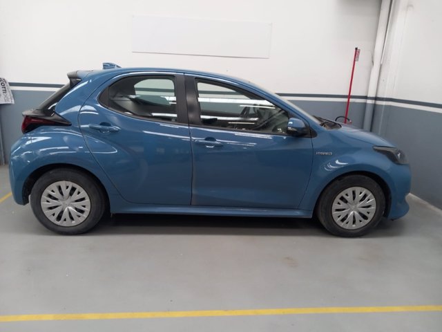 TOYOTA Yaris 1.5h active