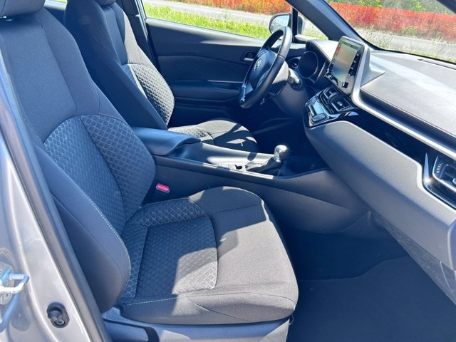 TOYOTA C-hr 1.8h business e-cvt
