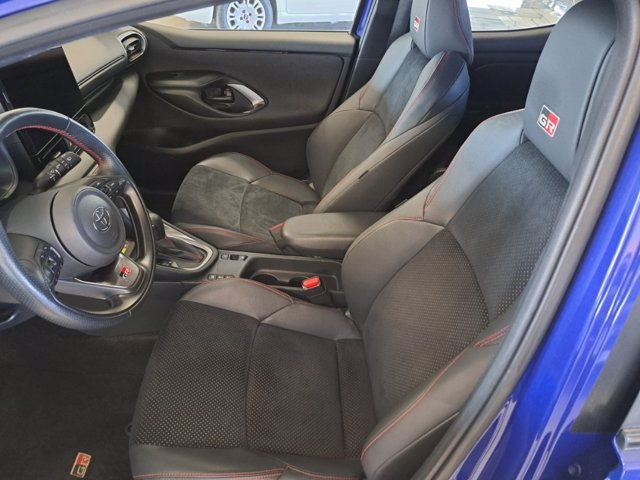 TOYOTA Yaris 1.5h 130 gr sport