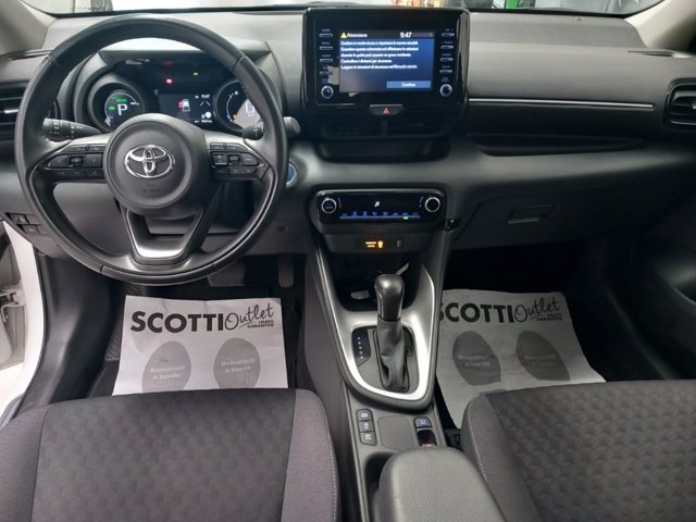 TOYOTA Yaris 1.5h trend