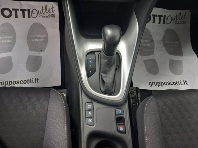 TOYOTA Yaris 1.5h trend