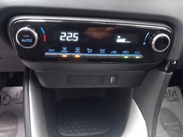 TOYOTA Yaris 1.5h trend
