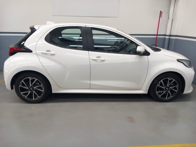 TOYOTA Yaris 1.5h trend