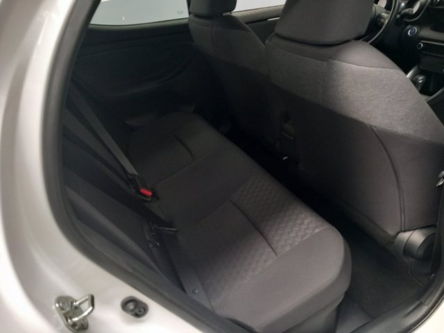 TOYOTA Yaris 1.5h trend