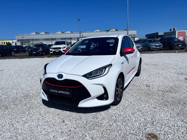 TOYOTA Yaris 1.5h trend