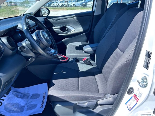 TOYOTA Yaris 1.5h trend