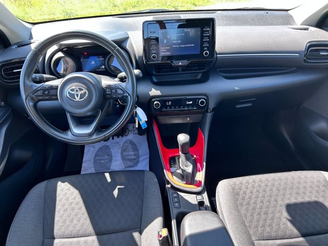 TOYOTA Yaris 1.5h trend