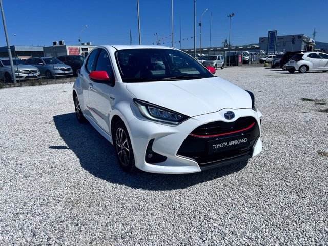 TOYOTA Yaris 1.5h trend