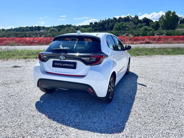 TOYOTA Yaris 1.5h trend